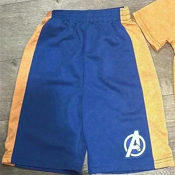 Marvel Avengers Boys’ T-Shirt and Shorts Set - Size 7 - Picture 3 of 4